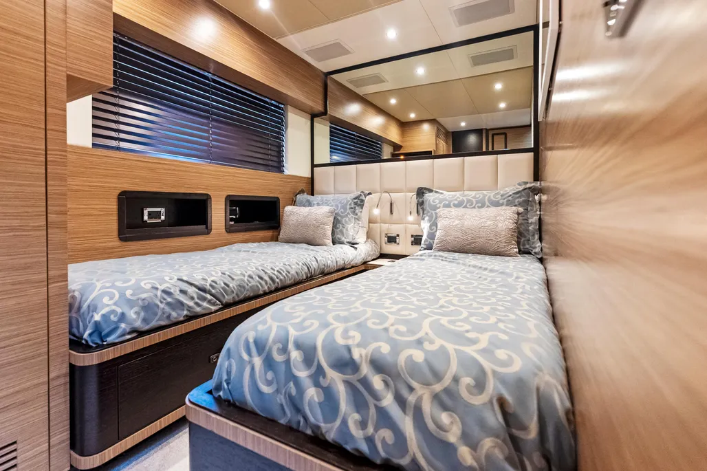 Yacht Photo 38